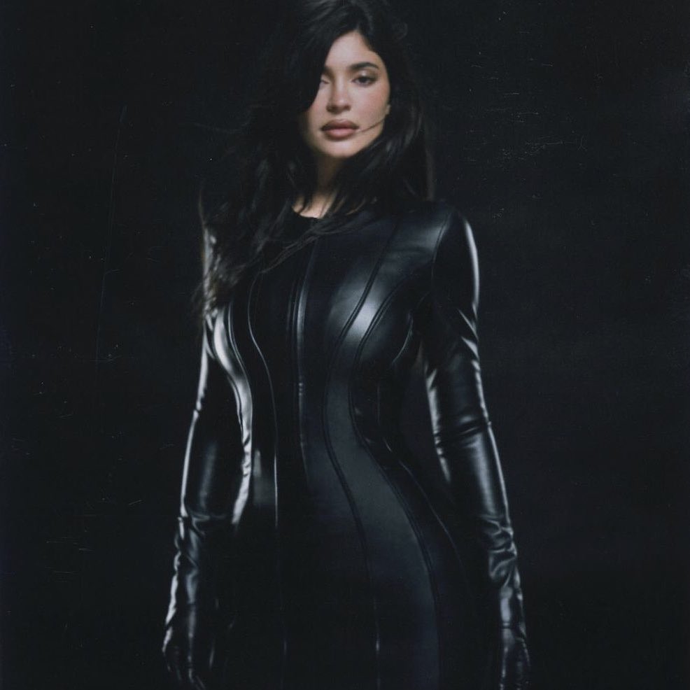 VictorioGreen's tweet photo. Victorio wearing #khy by @KylieJenner https://t.co/NOegkMyziV