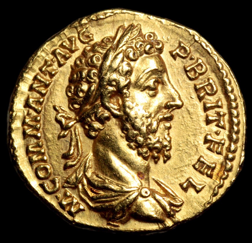 TrimontiumTrust's tweet image. #OnThisDay, AD 192 emperor #Commodus was assassinated.
During his lifetime Commodus faced several plots, like one promoted by Tigidius Perennis. The reverse of this #Roman #aureus depicts Commodus' endeavour to gain the loyalty of the #legions after the execution of Perennis.