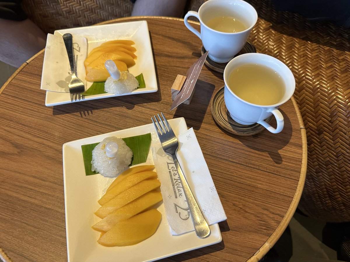 yokoclutch's tweet photo. タイ式マッサージ、首がメキって鳴りましたが体軽くなった♪#LetsRelax https://t.co/IxDf69aYo6