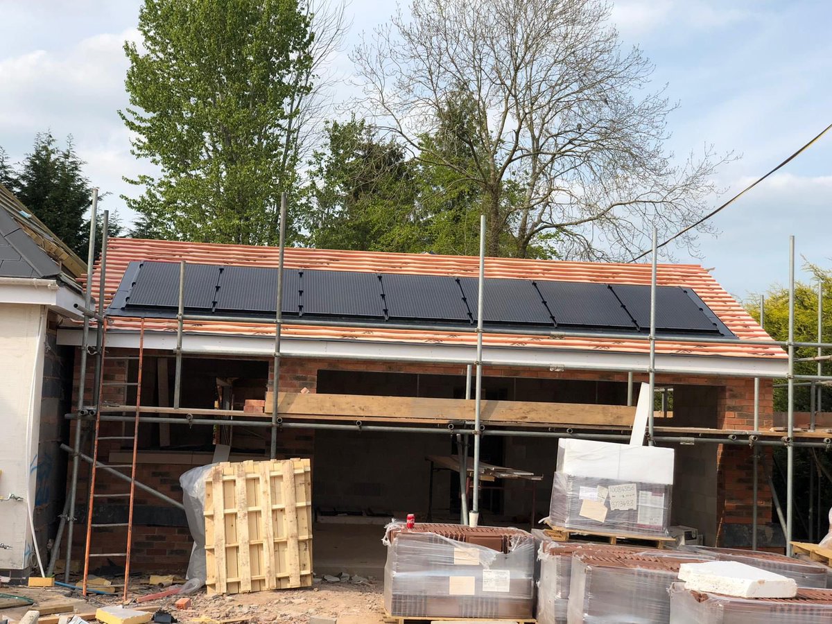 mscheating's tweet photo. ⭐️⭐️Quality #solarpv in roof 🔋installation and batteries to add..This customer in #Luton will be having  no more crazy electric ⚡️ bills 💸 
#tesla #solarenergy #powerwallbattery #powerwall #renewableenergy #greenenergy #solarinstallation #solarenergy #solarpanelinstallation https://t.co/6O9rT1XASr