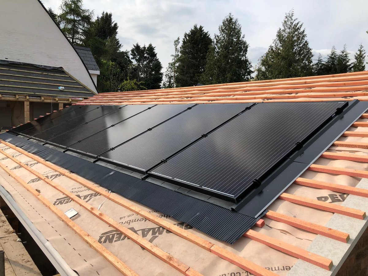mscheating's tweet photo. ⭐️⭐️Quality #solarpv in roof 🔋installation and batteries to add..This customer in #Luton will be having  no more crazy electric ⚡️ bills 💸 
#tesla #solarenergy #powerwallbattery #powerwall #renewableenergy #greenenergy #solarinstallation #solarenergy #solarpanelinstallation https://t.co/6O9rT1XASr