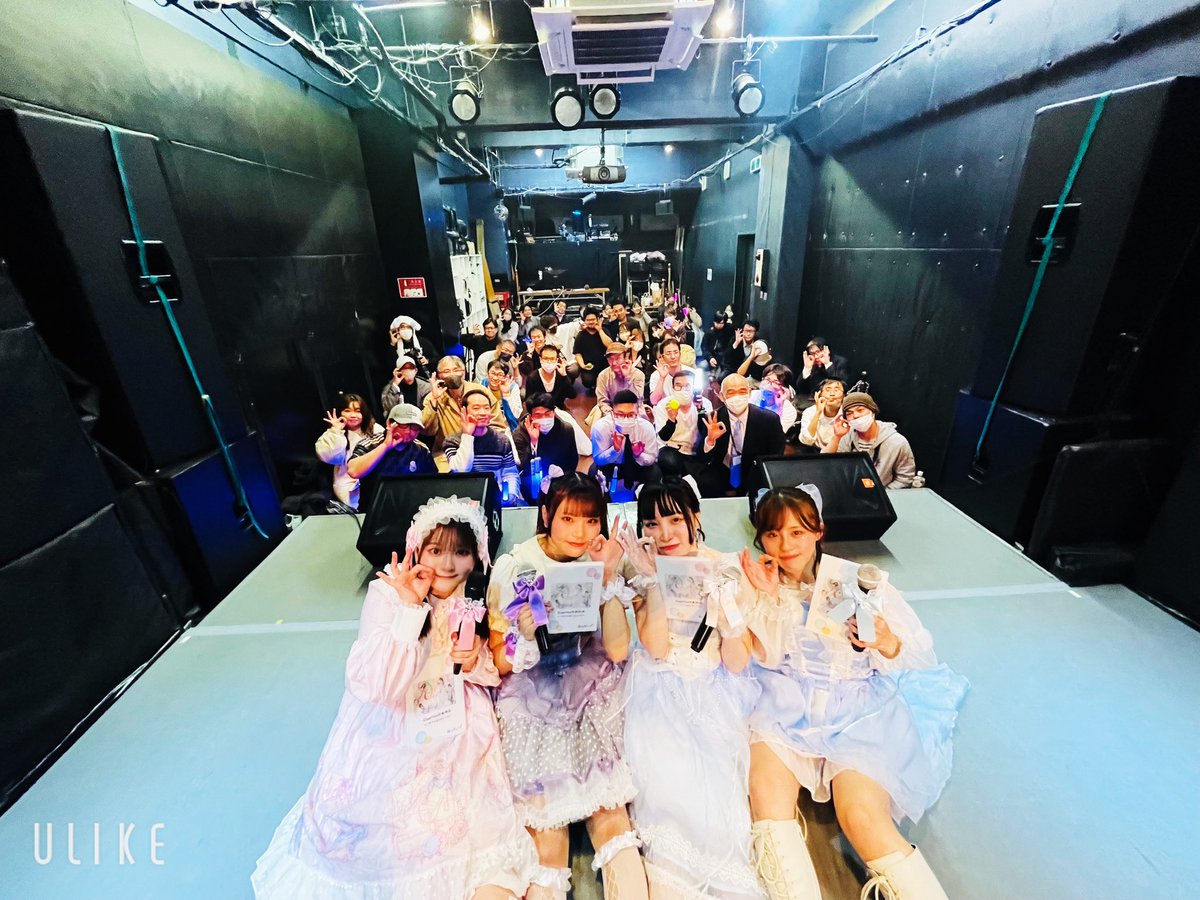 noname_gombe's tweet image. #写真4枚で1年を振り返る 
①4/29　デビューライブ
②9/20　はる香&amp;amp;ふうちゃん生誕祭
③10/25　半年記念公演
④11/29　解散ライブ
Cupriteの駆け抜けた7か月でした。
おつみちゃんのデビューは嬉しかったな。
ちなみに全部、私も写ってます。
#Cuprite
#羽紬はる香 #白椛ゆり乃
#百瀬めめ #有結深生愛