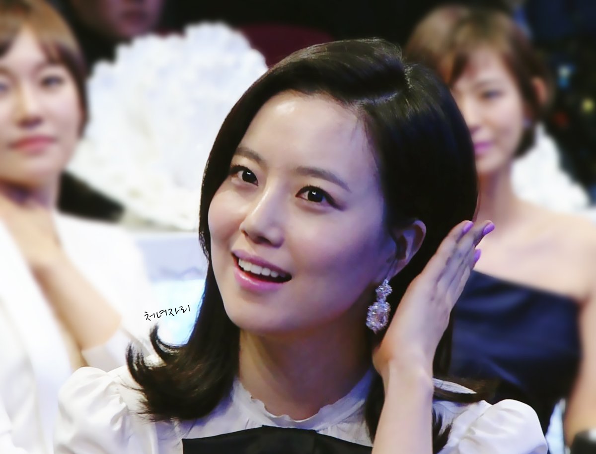 bbbbbbbbbmmm13's tweet photo. 12월 31일의 문채원이 좋다,, https://t.co/NmWHkHtzMI