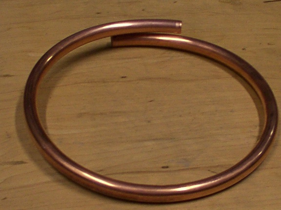 fearlesslyloyal's tweet image. #SatcomNorm #BackYardScience This almost perfectly 'eccentric' copper tubing circular bend was produced by me using a 30lb refrigerant tank as a 'bender' ...a unconventional method eh? This was the 1/4 wave horizontal element for a #FMRadio #CircularPolirization Antenna