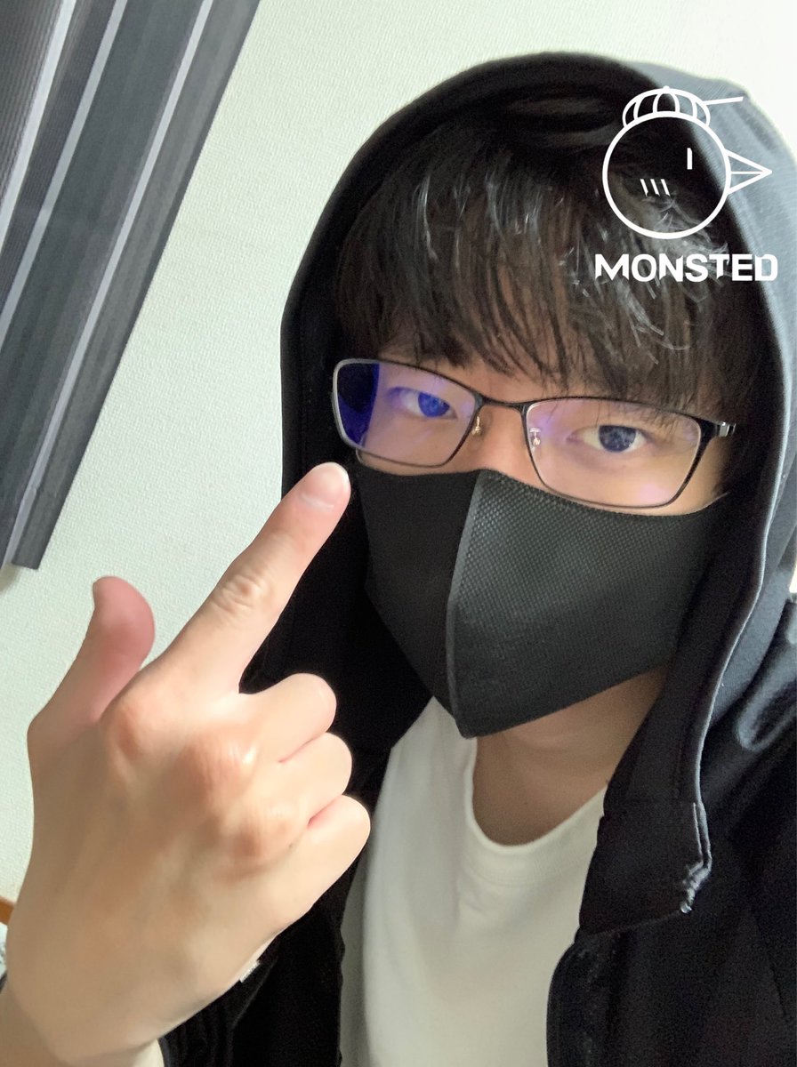 MONSTED13's tweet image. 今年もMONSTEDの曲をたくさん
聞いてくれて、ありがとう！！

2024年はもっと激しいので…
あなたの憂鬱な日常に、
さらなる刺激を与える事を約束するぜ！

良いお年を！！来年もよろしく！！！
🔥💀🐤😈♪

#MONSTED