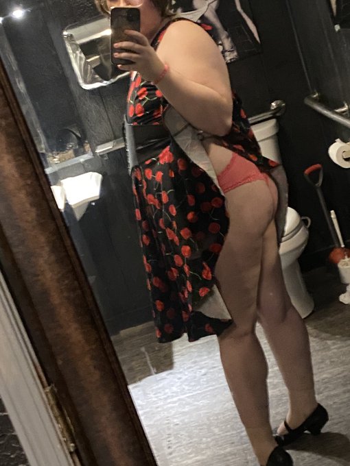 Don&rsquo;t you just want to grab a handful? https://t.co/aqfOMU2TIz<a href="/tag/booty"class="tags"><span>#booty</span></a><a href="/tag/clown"class="tags"><span>#clown</span></a><a href="/tag/clownfetish"class="tags"><span>#clownfetish</span></a><a href="/tag/clowngirl"class="tags"><span>#clowngirl</span></a><a href="/tag/sw"class="tags"><span>#sw</span></a><a href="/tag/coulrophilia"class="tags"><span>#coulrophilia</span></a>