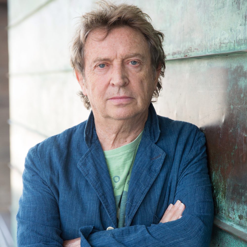 Happy Birthday to Andy Summers. Born in Poulton-le-Fylde, Lancashire this day in 1942. English guitarist who was a member of The Police. He has composed film scores,recorded solo albums,collaborated with other musicians and exhibited his photography in galleries #AndySummers 🎂🎉