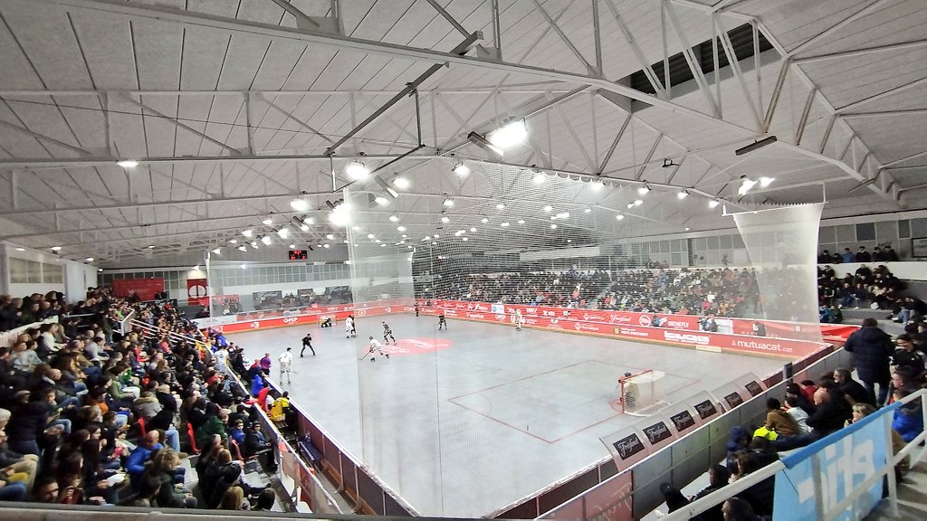 #Partitdelesestrelles | 🏑 CATALUNYA vs ALL STARS

💪Gran festa de l'hoquei sobre patins amb triomf (9-6) de la selecció catalana

📍<a href="/AleixVillatoro/">Aleix Villatoro</a> assisteix al partit i al torneig 3x3 de categories base

👉 Èxit de <a href="/FCPatinatge/">FCPatinatge</a> en una cita per promoure aquest esport

#esportcat