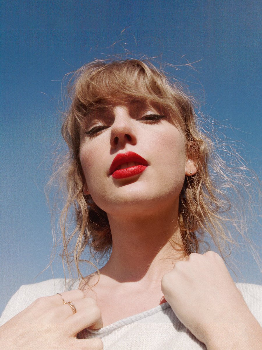 Taylor Swift in 4k tweet media