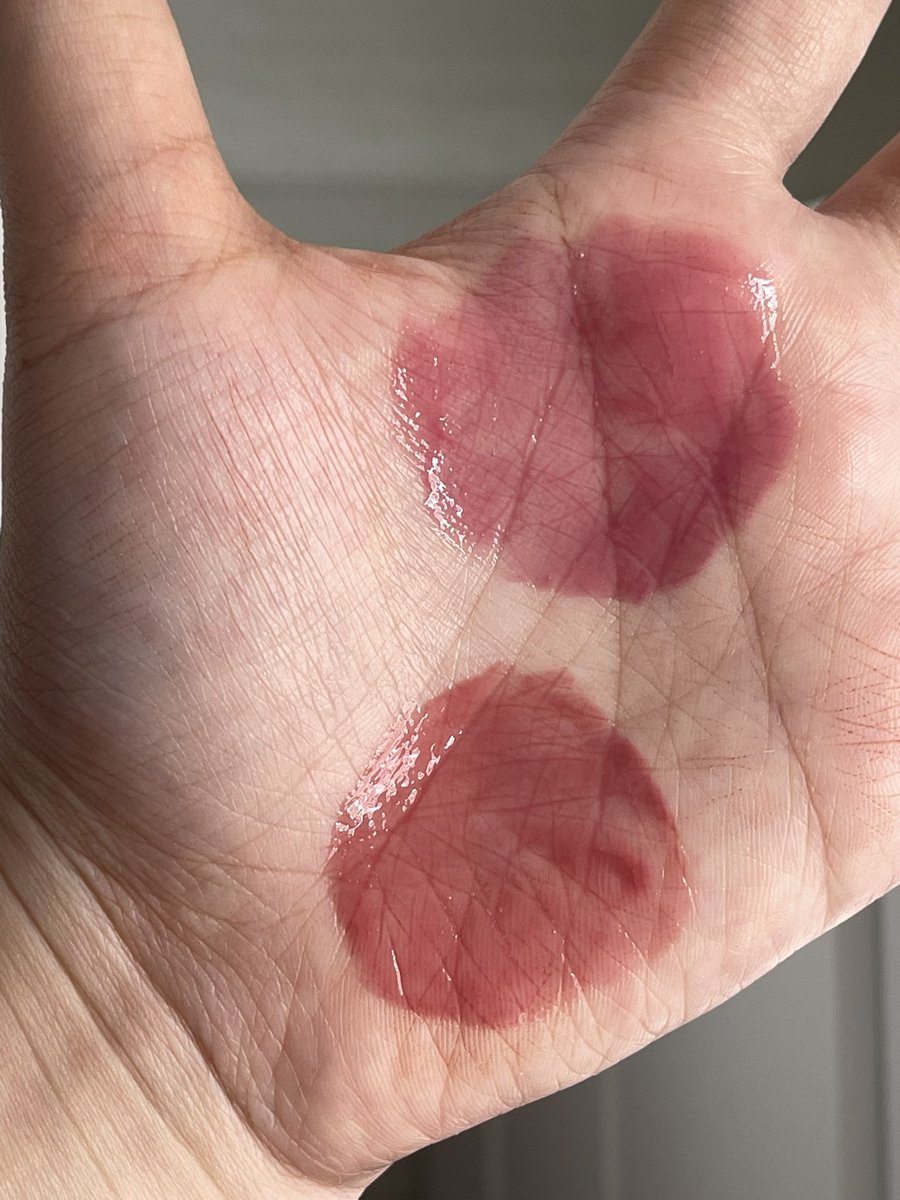 ada yang mau lipgloss romand yang terbaru? aku mau bagi bagi buat satu orang pemenang

cukup RT, wajib follow aku &amp; reply “mau dong bia 💗” udah gitu aja. good luck!