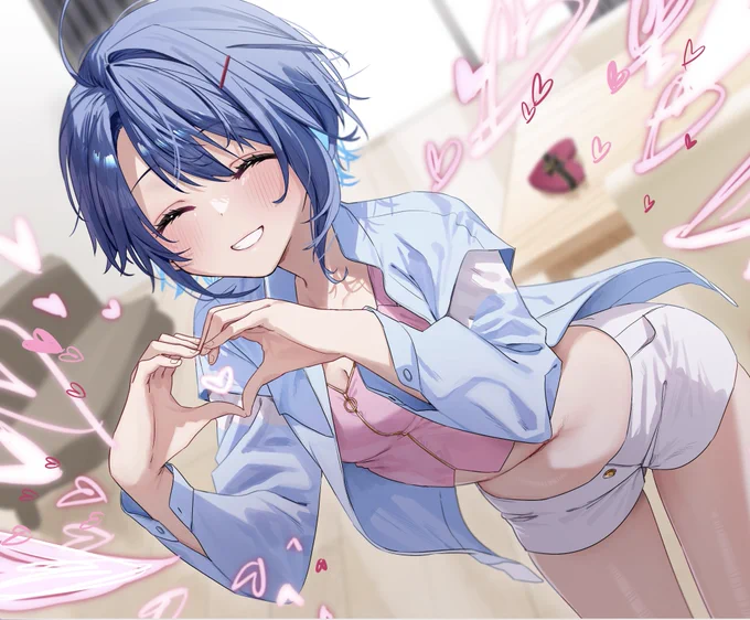 / 今年も1年 ありがとうございました! \  「じつは義妹でした。」 #じついも  そして、今年からスタートした新シリーズ 「双子まとめて『カノジョ』にしない?」#ふたごま  話題がいろいろあった本年。 みなさま、たくさんの応援を頂きまして、ありがとうございました!  #じついも はシリーズ累計20万部を突破して、 引き続き原作・コミック絶好調! (コミック3巻は年明けすぐ! 1月9日発売です)  そしてCV内田真礼さんで、ASMRボイスドラマも決定しています。  #ふたごま は、発売早々に重版がかかって、 「アライブ+」でコミカライズも決定! 来年話題のラブコメ作品として、どんどん話題が増えていきます。 (2巻は2月20日、発売予定!)  年末年始・来年も本作が、みなさまの心に届きますように。  晶「良いお年をお迎えください!」