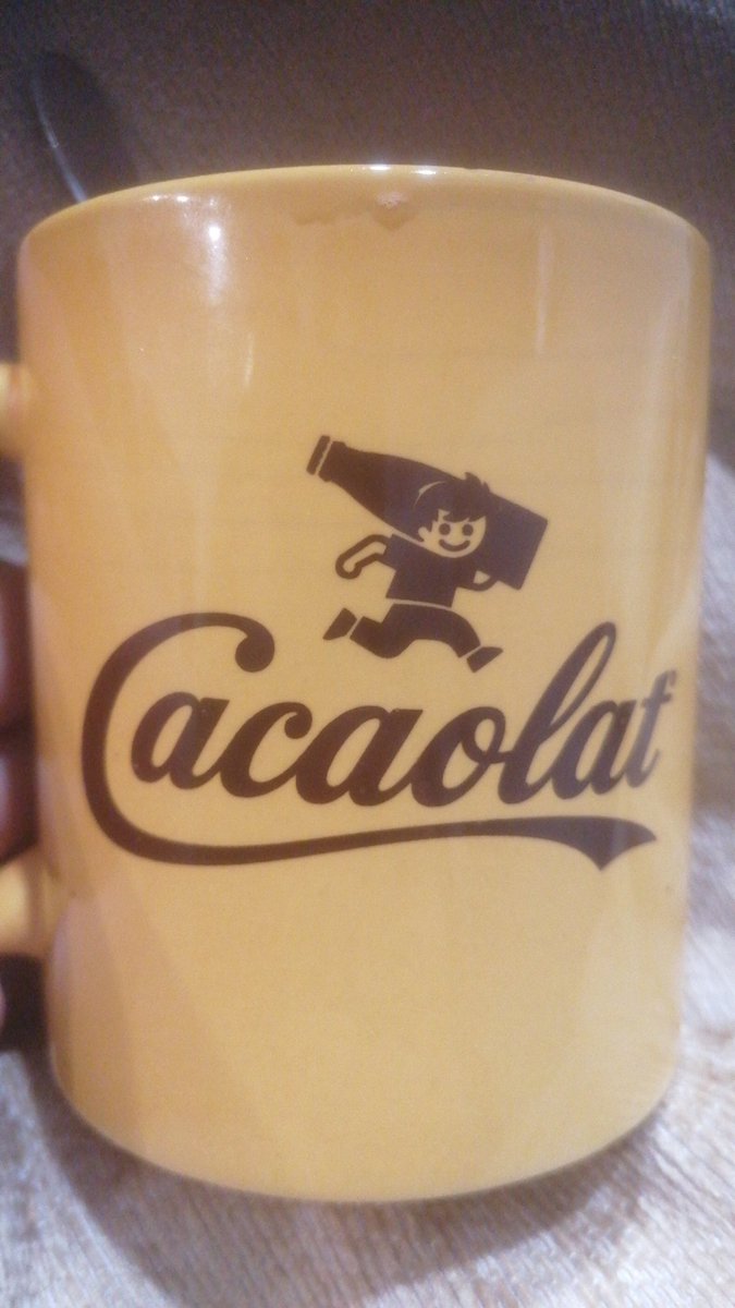 me estoy metiendo un #Cacaolat familia a ver si calmo los ardores estos k tengo ademss me he metio un gaviscon de esos k curan el alma q ver k pasa <a href="/CocaCola_es/">Coca-Cola España</a> <a href="/CocaCola/">Coca-Cola</a> <a href="/colacao/">ColaCao</a> regalarse unos pales frikis