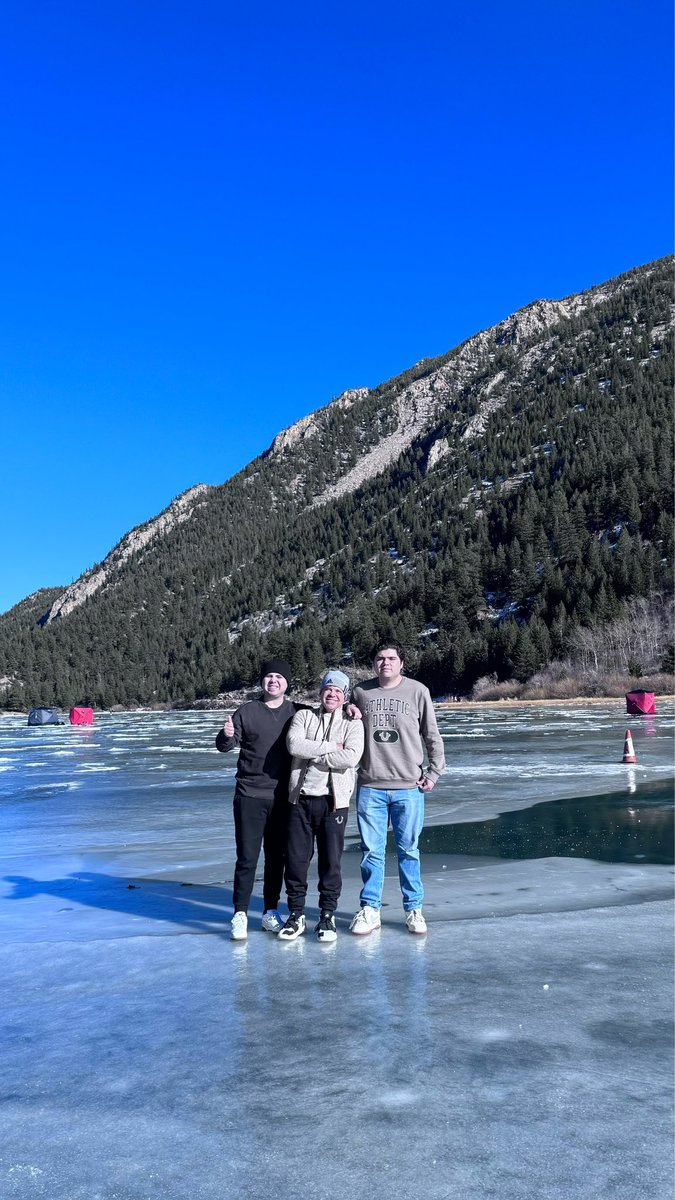 j_medina37's tweet photo. me estoy desvelando y no es en balde,estoy pasandolo bien,fue un dia divertido en #GeorgetownLake era un escape perfecto a un lago,cervecería,sol,padre e hijos..casi no consigo estas fotos.ya listos?o ya empezaron a celebrar anticipados..#2023finishToday🙏
donde estarás? https://t.co/78B6viIs3H