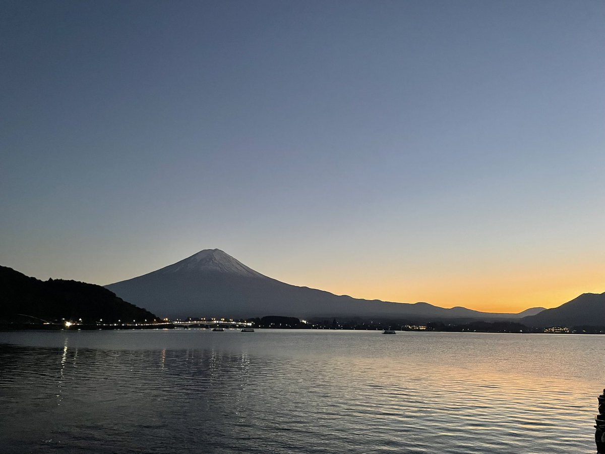 ryosuke_0404's tweet photo. 今年1年お世話になりました！
みなさま良いお年を🎍 https://t.co/mZqHByYY8l