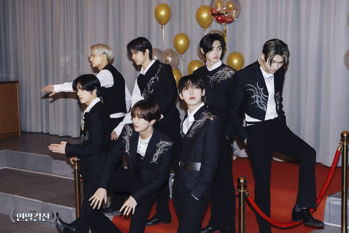 enhypenweverse's tweet photo. [PHOTO] 231231

ENHYPEN
2023 Year-End Evaluation Red Carpet✨

(1/8)

@ENHYPEN_members @ENHYPEN #ENHYPEN #엔하이픈 #EN_AwardsCeremony #YpenEvaluation https://t.co/tkiLw9TrWP