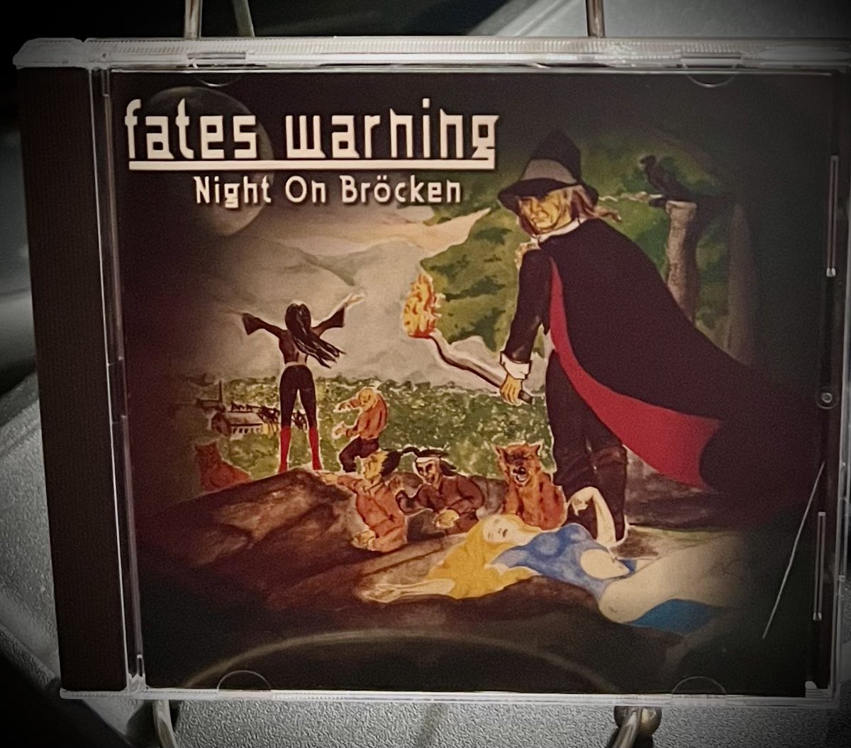 Happy Sunday! Anybody ever wake up at 4 AM missing music? I did so here I am!
😴🔊🎶🤘😎🤘

#NowPlaying #FatesWarning #NightOnBröcken #PhysicalMisic