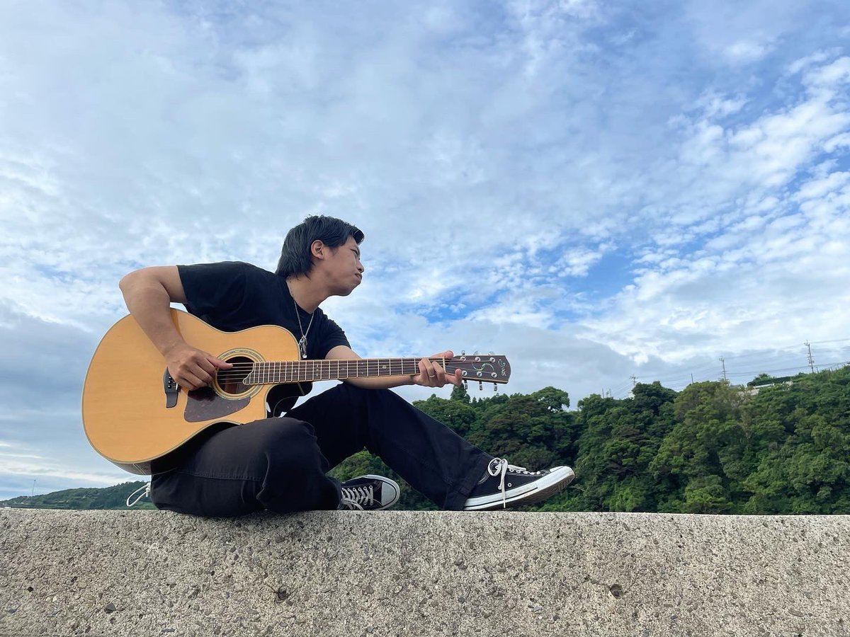今年も1年、
すごくいい年でした！

蛤男商会として2回目の主催LIVE、
人生の分岐点も迎えて最高の1年でした！

来年も、自分の好きな音楽と自分の最高の人生を歩めるように頑張ります✌️✌️🎸

今年も仲良くしてくれてありがとうございました！
また来年もよろしくお願いします🎸🙌

#蛤男商会
#2023年