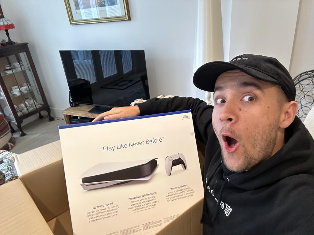 TODAY IS THE DAY. 👀

If you've entered the PS5 giveaway on Kick, announcing the winner on stream on Kick today at 12pm BST/GMT (7am EST). 

Be live from 10am, see you all soon. 

Love. ❤