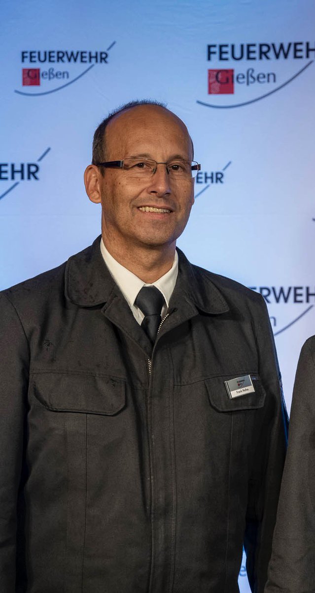 Feuerwehr_GI's tweet photo. ++Eine Ära geht zu Ende++

Für die meisten von uns endet heute das Jahr, für einen besonderen Kollegen der Feuerwehr Gießen endet heute auch seine Dienstzeit. 

Lieber Frank Mathes, heute sagen wir ganz laut Danke für all das, was du in den letzten Jahrzehnten für die Stadt 1/2 https://t.co/BqR629FeI2