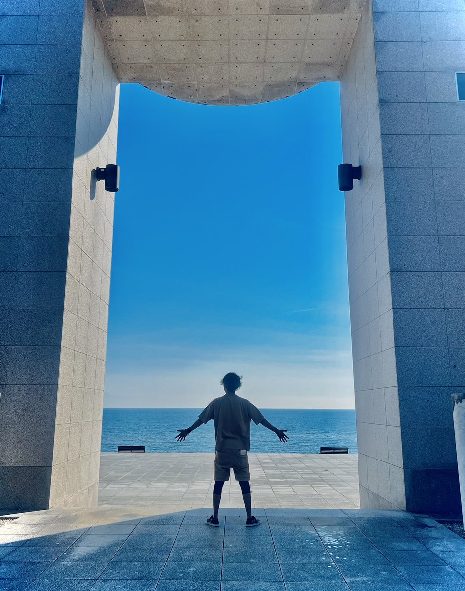 普通なら守りに入る所で、攻めに攻めた年でした
おかげさまで進むべき道が見えました
有言実行、されど謙虚に
来年は周りの人達に還元していきます
関わってくださった全ての人達に感謝です
来年もTHE SISUをご贔屓に