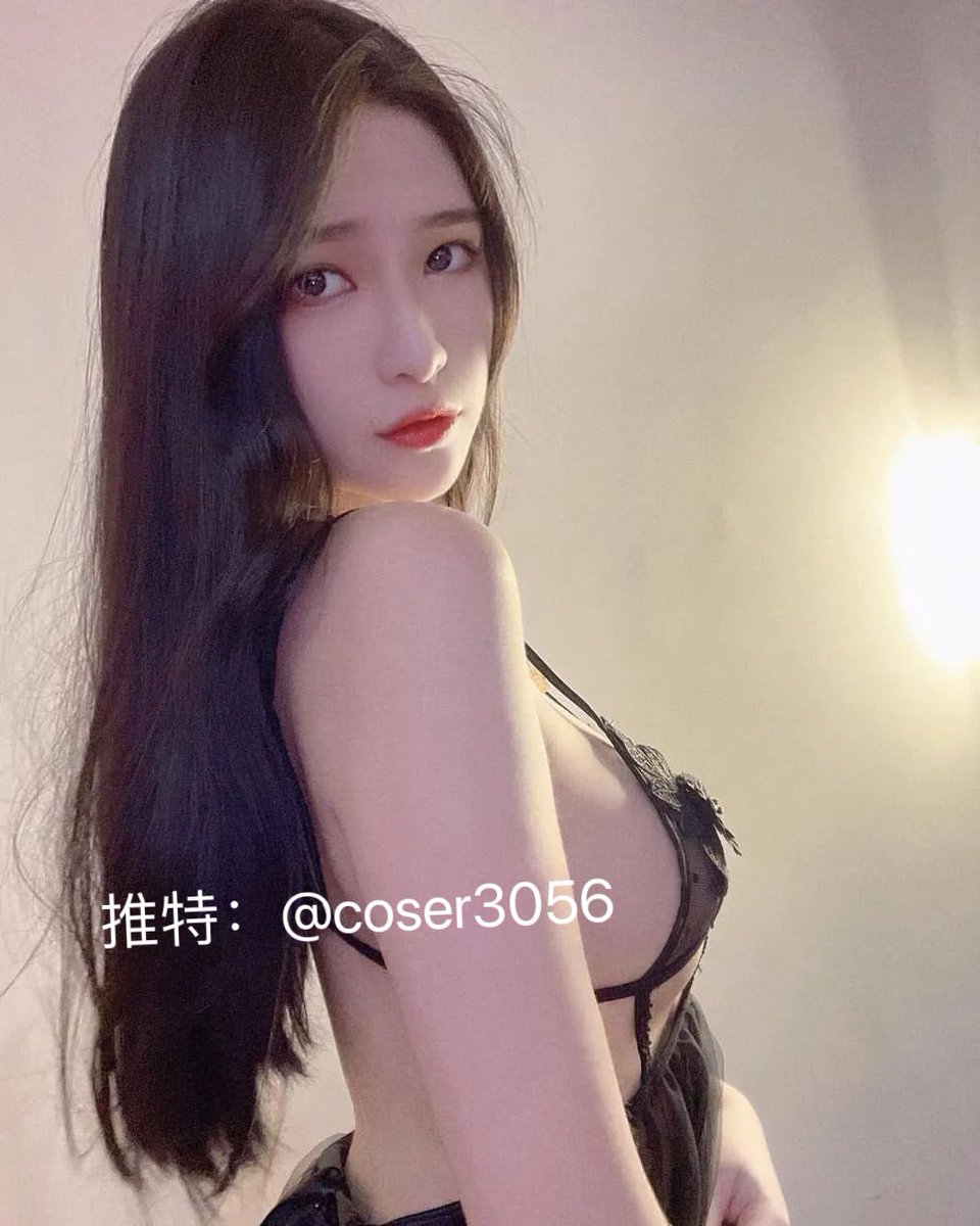 coser3056's tweet photo. 不要小看穿 oversize 的女生😈 #重庆线下 #重庆兼职 #重庆约炮 #制服女子 #大胸妹 #D罩杯 #美乳 https://t.co/LlDwbEXzh5