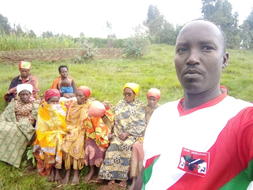 CnddFddMatana's tweet photo. Inama kumutumba #Ruhinga kuri uyu wa 6 le 29/13/2023 agacimbiri #Rubamba aho umunyamabanga @CnddFdd yariko aragirisha inama muntumbero yo guhimiriza kwitegurira kwakira abagumyabanga benshi n'uguhimiriza inzego zirongoye agacimbiri kuguma kukivi.@CNDDFDDBurunga,@DorianeMunezero https://t.co/tAMGQJlpXh