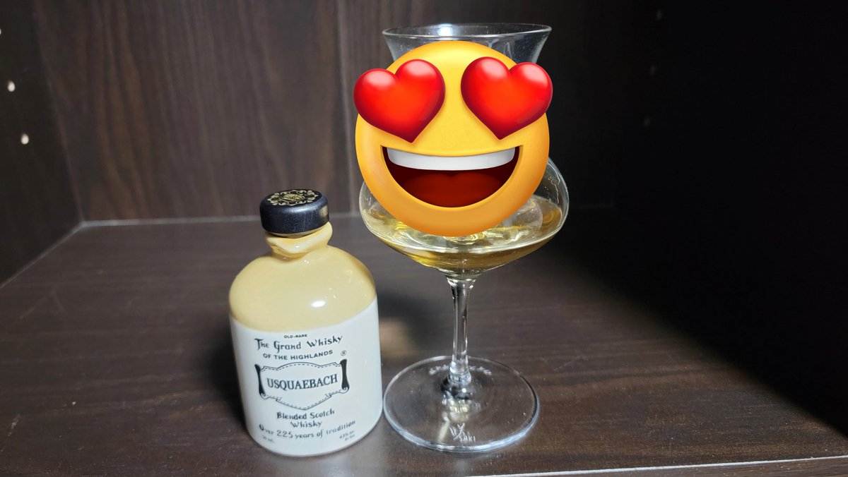 ウイスキースイマー🏊 (@whiskyswimmer) on Twitter photo 昨日で仕事終わりました~
アラヒー、アラヒー、アラヒー、ウシュクベ
小瓶を開けていきます🥃
咲グラスで、ゆっくりまったり
ストレートが美味しいです🥃
#咲グラス 昨日で仕事終わりました~
アラヒー、アラヒー、アラヒー、ウシュクベ
小瓶を開けていきます🥃
咲グラスで、ゆっくりまったり
ストレートが美味しいです🥃
#咲グラス