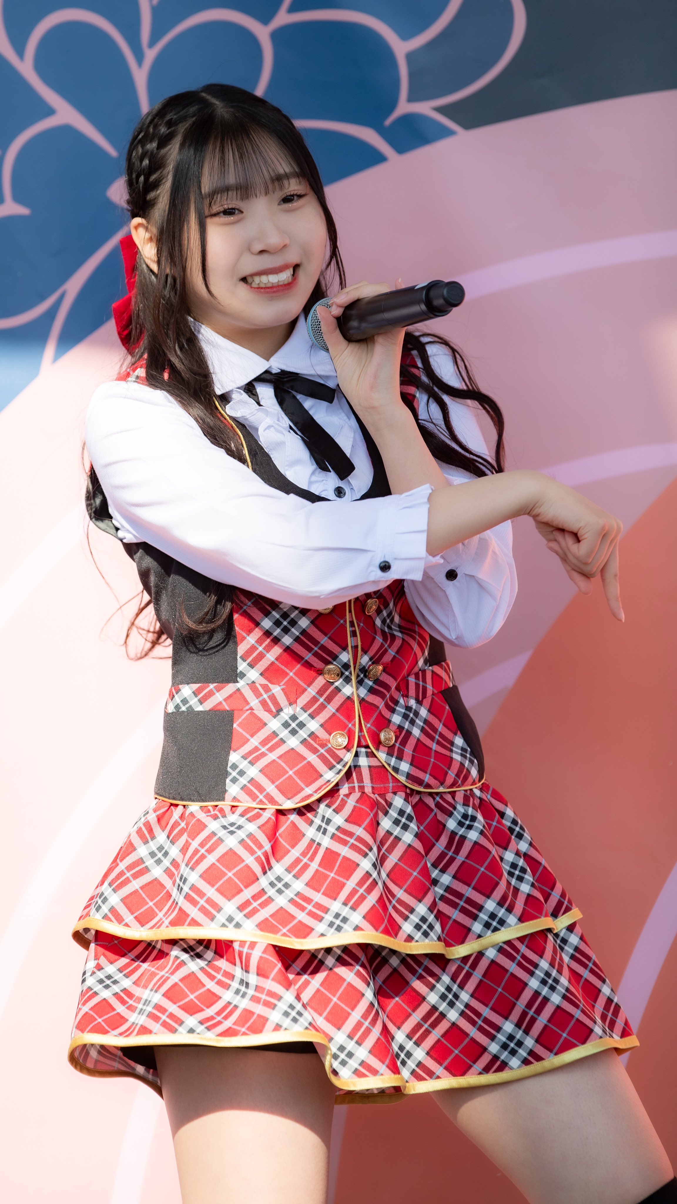 *向日葵*ページ✩.*˚ 少し小柄な向日葵🌻 小柄でもやっぱり夏の主役🥰 . 撮影日付