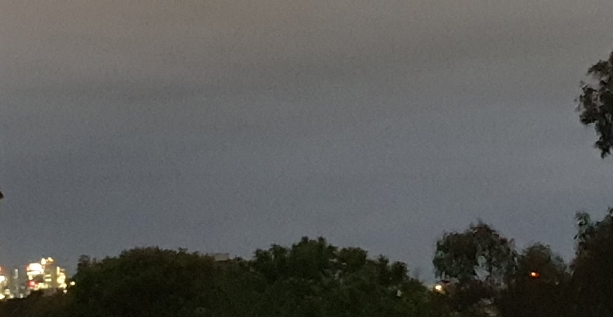 CherScheff's tweet image. 31st night sky #NYE2023
#Sydneyweather 
Soon the 9pm fireworks will brighten the sky 🎉