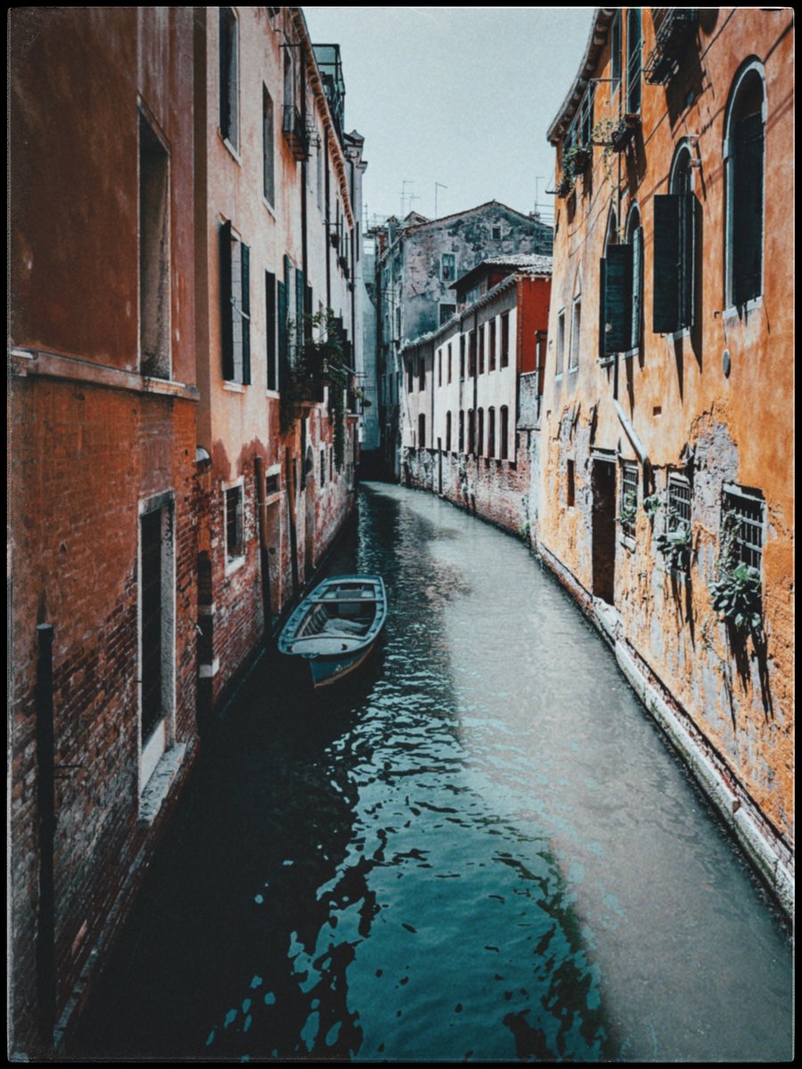 Venice

#venice #italy #iphone14pro #iphoneography #MobilePhonePhotography #photoreel