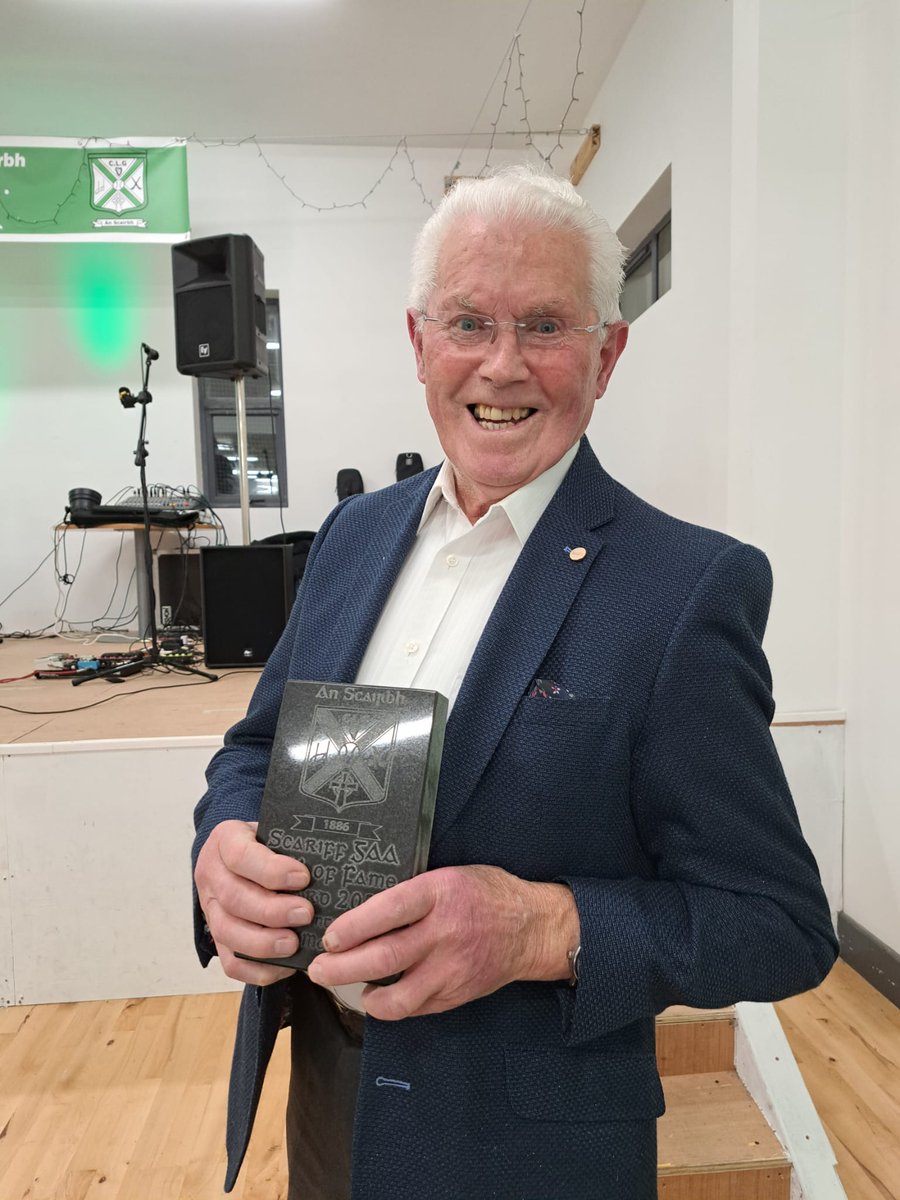 alphierodg's tweet photo. One can talk about legends but this man can be sure to wear that crown with ease. His hurleys were legendary! Delighted to see Sean McKenna inducted into our club @Scariff GAA Hall of Fame. Congrats Sean https://t.co/nRs5LjreeR