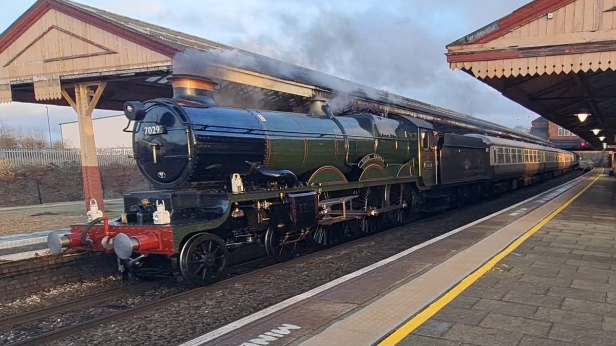 2023 Highlights – December
Finaly the polar express and Class 323221 in retro livery