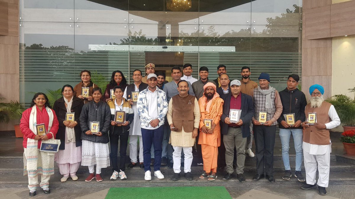 TBhandari_BJP's tweet photo. श्री सुदेश भंडारी चैरिटेबल ट्रस्ट के सदस्यों ने नए वर्ष का एजेंडा यह तय किया की हरियाणा में नये वर्ष में सीपीआर की ट्रेनिंग अधिक से अधिक लोगो को देंगें ! इस सामाजिक कार्य में आप भी अपना सहयोग दे! #cprtraining #CPR #CPRSavesLives #cprogramminglanguage #redcross https://t.co/7pO1d70jy0