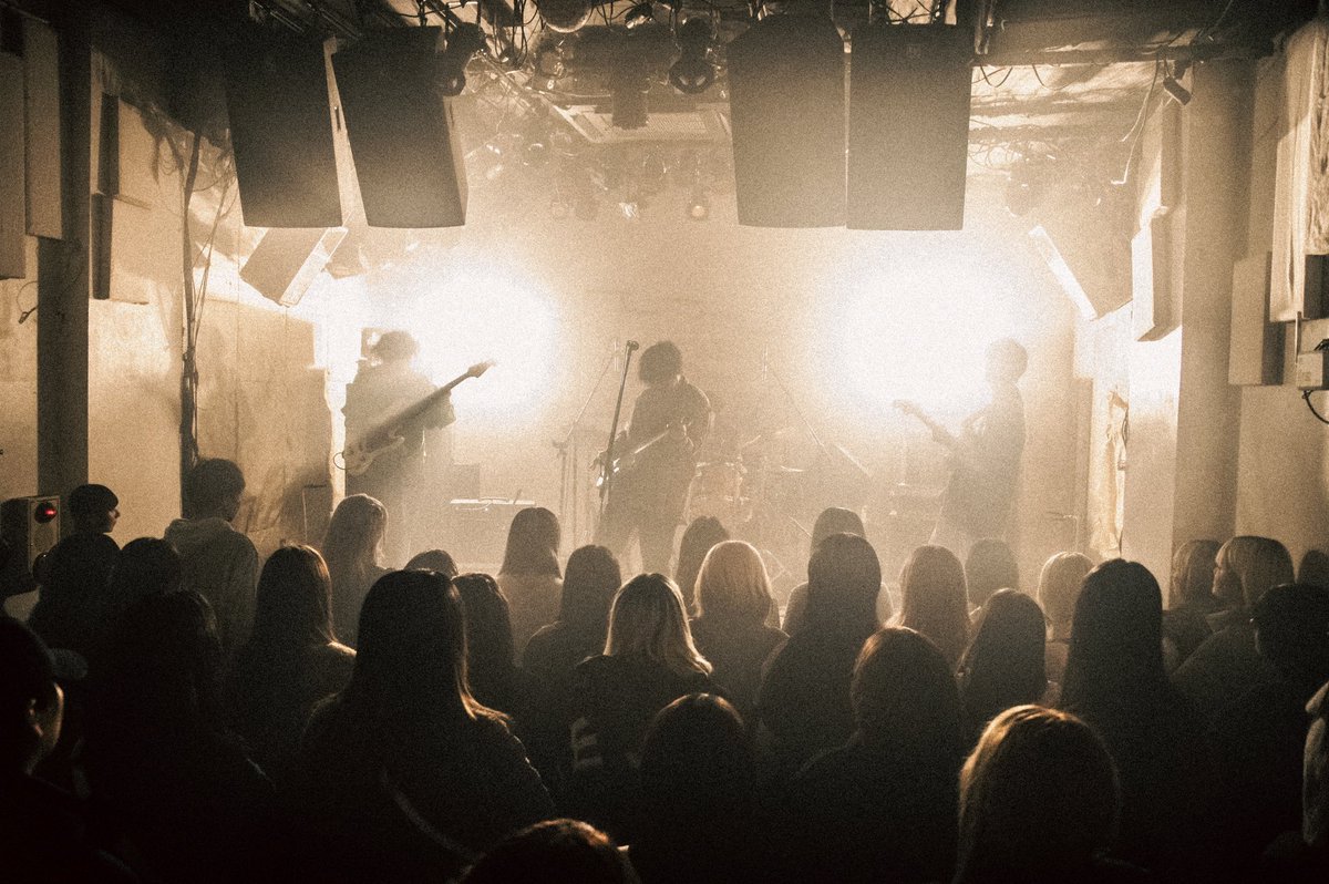 【 Thank you 2023 】

2023.12/31 at 下北沢MOSAiC

"COUNT DOWN MOSAiC 23→24"

1.コンタクト
2.さよなら、愛してる
3.失恋
4.下北、映画とオムライス
5.他人
リハ  : 生(きてる)ゴミ

📷<a href="/misu07/">美 澄 / Photographer</a>