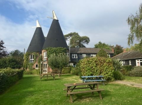 TheBBDirectory's tweet photo. Experience charm and comfort at The Playden Oasts Inn, a delightful retreat nestled in the village of Playden, just one mile from the historic town of Rye in East Sussex. 🏡✨
https://t.co/80EdjLxmZY
#CharmingRetreat #Inn #Accommodation #Restaurant #EnSuiteRooms #Family #Playden https://t.co/y7dFfsYJO2