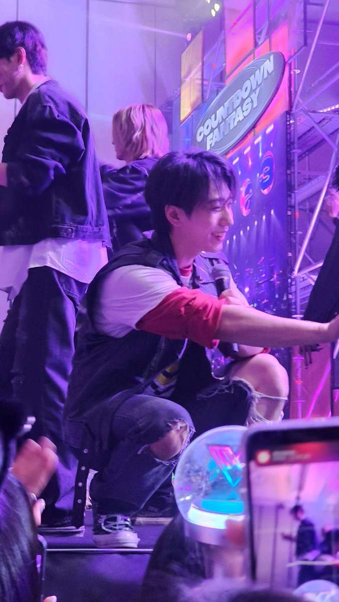 EVERYBODY STOP SCROLLING AND LOOK AT GUNIL 😭😭😭