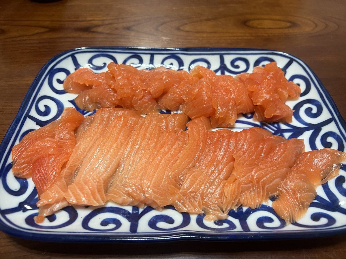 今年も沢山の方々と様々な釣りをご一緒させて頂き🎣本当に沢山の魚達と出会わせて頂きました🙏皆様に感謝感謝です🙇‍♂️ 来年度も変わり無くお付き合い宜しくお願い致します🙏
今年最後は私の一番好きなお刺身を頂きたいと思います🐟　きっとわかる方が沢山ですね〜😆それでは素敵な夜をお過ごし下さい🤗