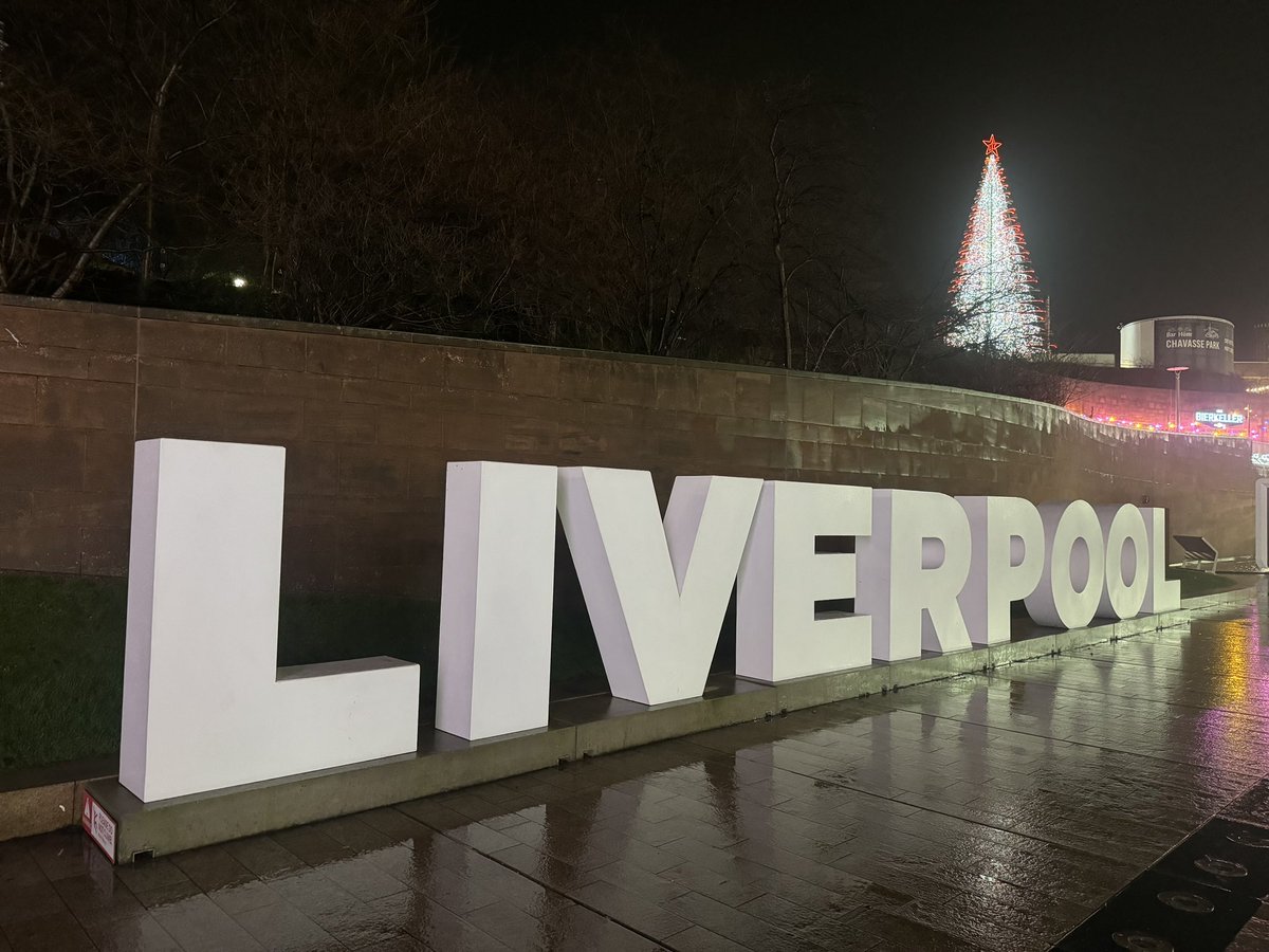 _N_URO's tweet photo. You say goodbye
And I say hello 🥰
#goingbackhome #goodbyeliverpool https://t.co/jxbi1qemDC