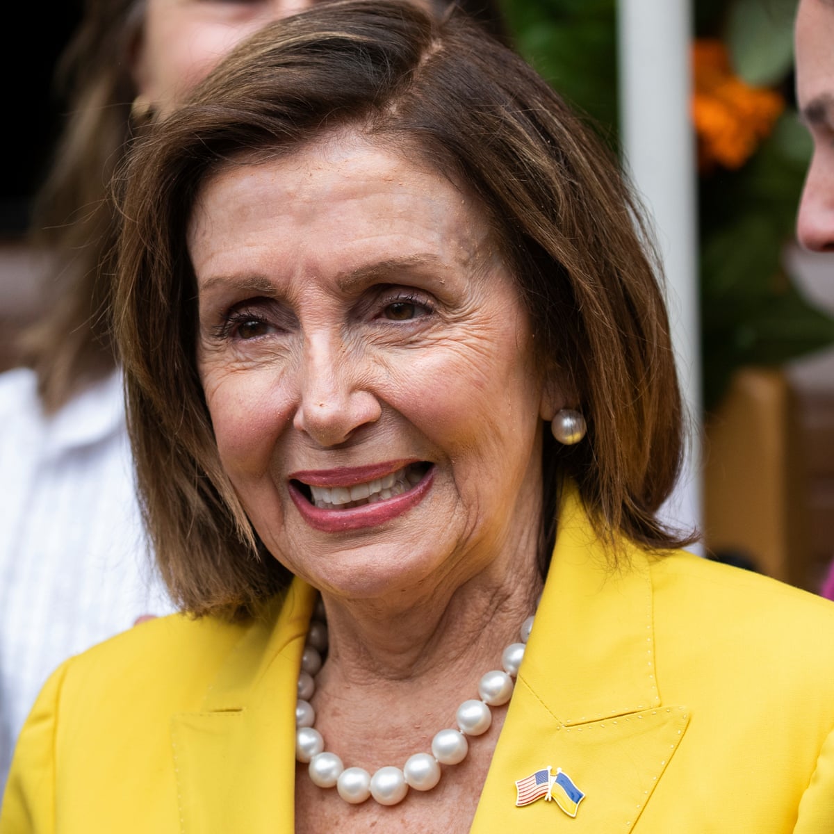 Should Representative Nancy Pelosi be indicted for insider trading? 𝗖𝗢𝗠𝗠𝗘𝗡𝗧 𝗕𝗘𝗟𝗢𝗪.