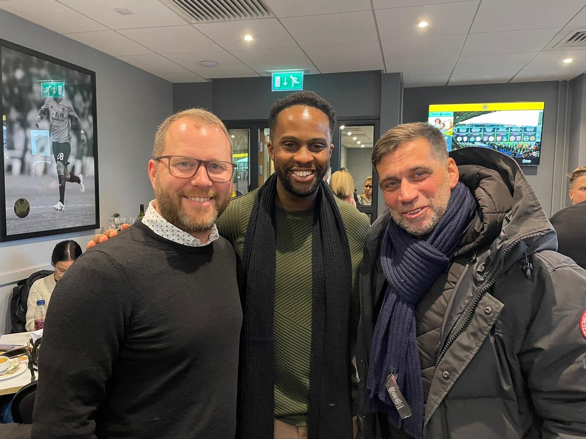 Great for me and ⁦<a href="/Jon_HunterB/">@Jonathan Hunter</a>⁩ seeing and catching up with a good friend and former boss Gareth Prosser at the @wolves v ⁦<a href="/Everton/">Everton</a>⁩ game yesterday⚽️