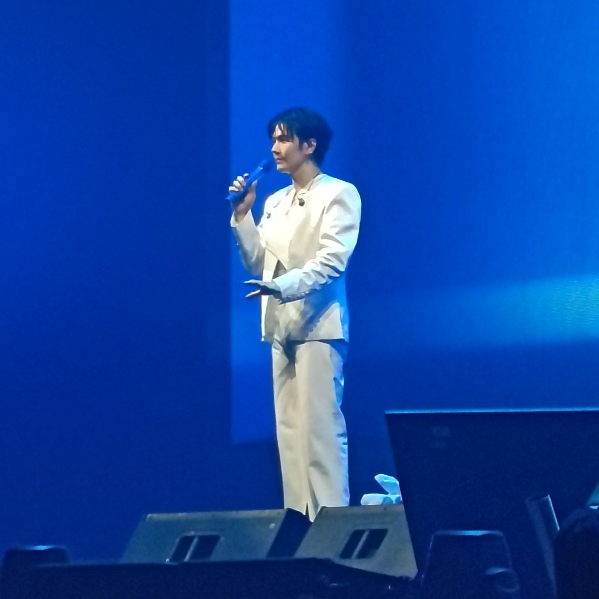 PURETURE4's tweet image. สิริรวม 2023 ได้เหนบิวด้วยตาเนื้อ 3 ครั้งถ้วน ✨ ทุกครั้งได้พลังงานที่ดีกลับมาตลอดเลย  แกเก่งมากที่โฮลด์เวทีด้วยพลังดีๆแบบนี้ได้ตลอด ขอบคุณมากๆนะบิว 🥹

ปีหน้าขอเจอแกมากกว่านี้นะ ✨🤣
จะคอยตอบกลับด้วยพลังงานที่ดีให้แกนะ บิว ✨

2024 WITH BUILD JAKAPAN
#NYresolutionWithBuild