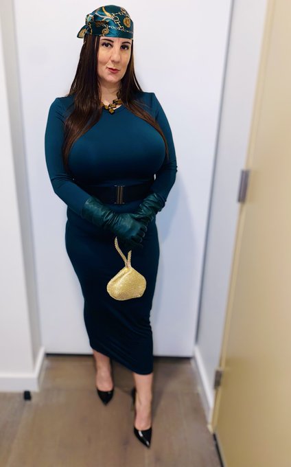 12.30.23 . #glamour #glam #longdress #curves #curvywoman #bosswoman #xenaromanova #nycmodel #nycfashion<a href="/tag/glamour"class="tags">#glamour</a><a href="/tag/glam"class="tags">#glam</a><a href="/tag/longdress"class="tags">#longdress</a><a href="/tag/curves"class="tags">#curves</a><a href="/tag/curvywoman"class="tags">#curvywoman</a><a href="/tag/fashionista"class="tags"><span>#fashionista</span></a><a href="/tag/fashionstyle"class="tags"><span>#fashionstyle</span></a><a href="/tag/nycfashion"class="tags"><span>#nycfashion</span></a><a href="/tag/nycmodel"class="tags"><span>#nycmodel</span></a>