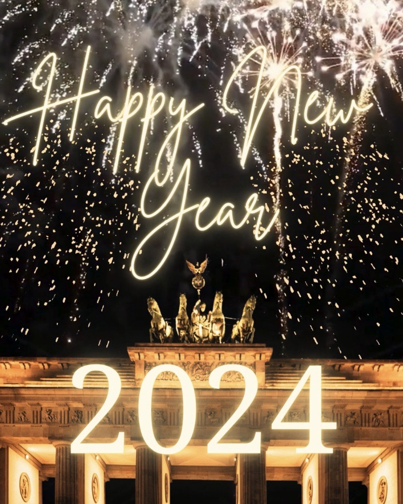 visitberlin's tweet photo. We wish you a great New Year's Eve and a new year filled with love, adventures and magical moments 💖

#visitberlin #happynewyear #berlin https://t.co/teWYupLY9A