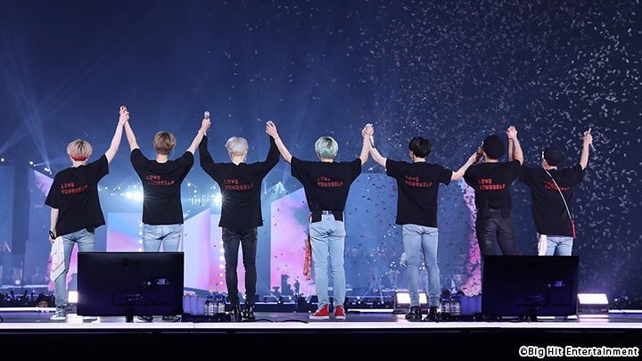방탄도 아미도 항상 건강하고 새해 복 많이 받아요! 우리 행복한 2024년도 합시다!!!!!  💜💜💜
