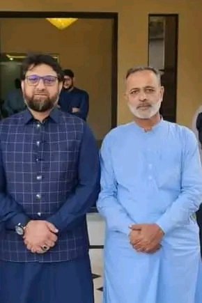 ummer_awan's tweet image. *محبتیں اور عزتیں اعزاز ہوتی ہیں خیرات نہیں۔یہ نصیب سے ملتی ہیں اوقات سے نہیں اور نصیب کا گہرا تعلق دعا کے ساتھ هے
*دعا فقط اک لفظ نہیں بلکہ جذبات کا سمندر ھےجو اپنے پیاروں کے لئے دل کی گہرائیوں سے نکلتا ھے اور میری ہر لمحہ یہ دعا هے کہ  آپ سدا مسکراتے رہیں