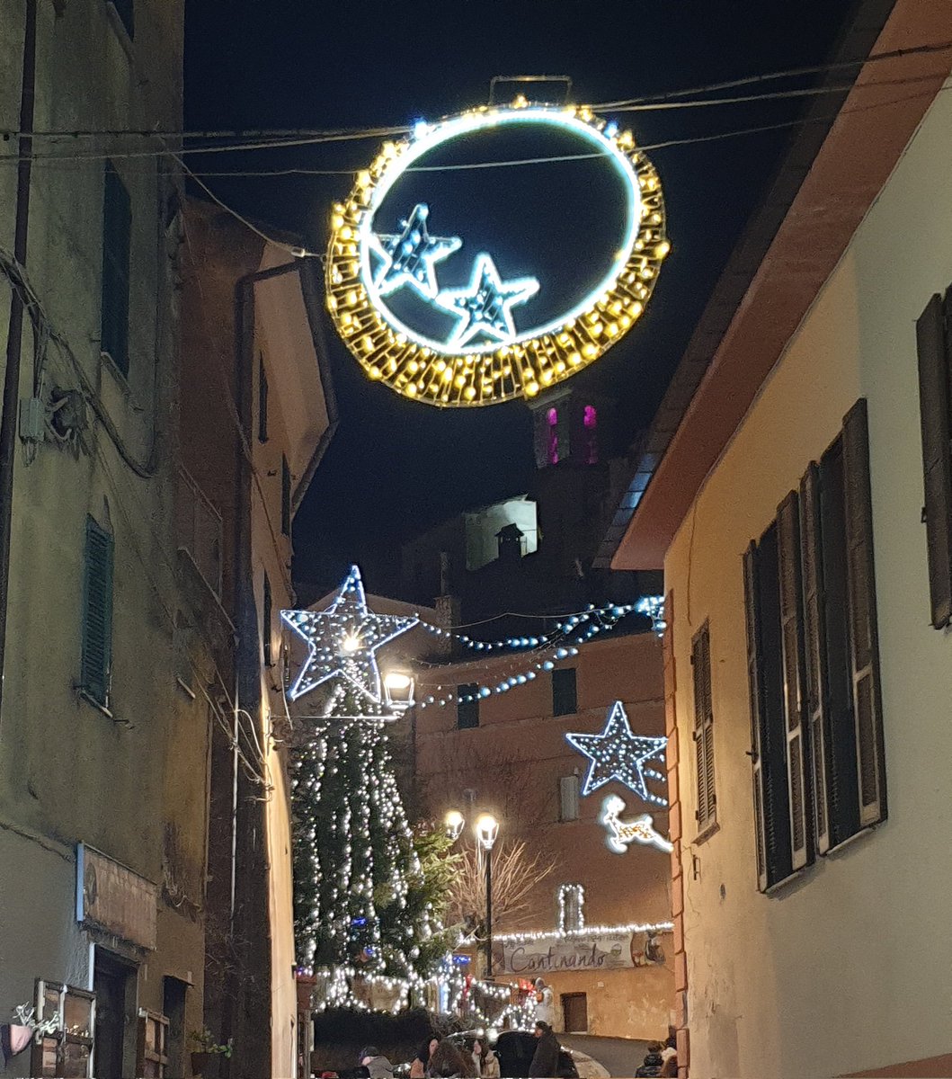 Aless_1967's tweet image. Buon anno da #Filettino ❤
#BuonAnnoATutti 
#Buon2024 
#HappyNewYear