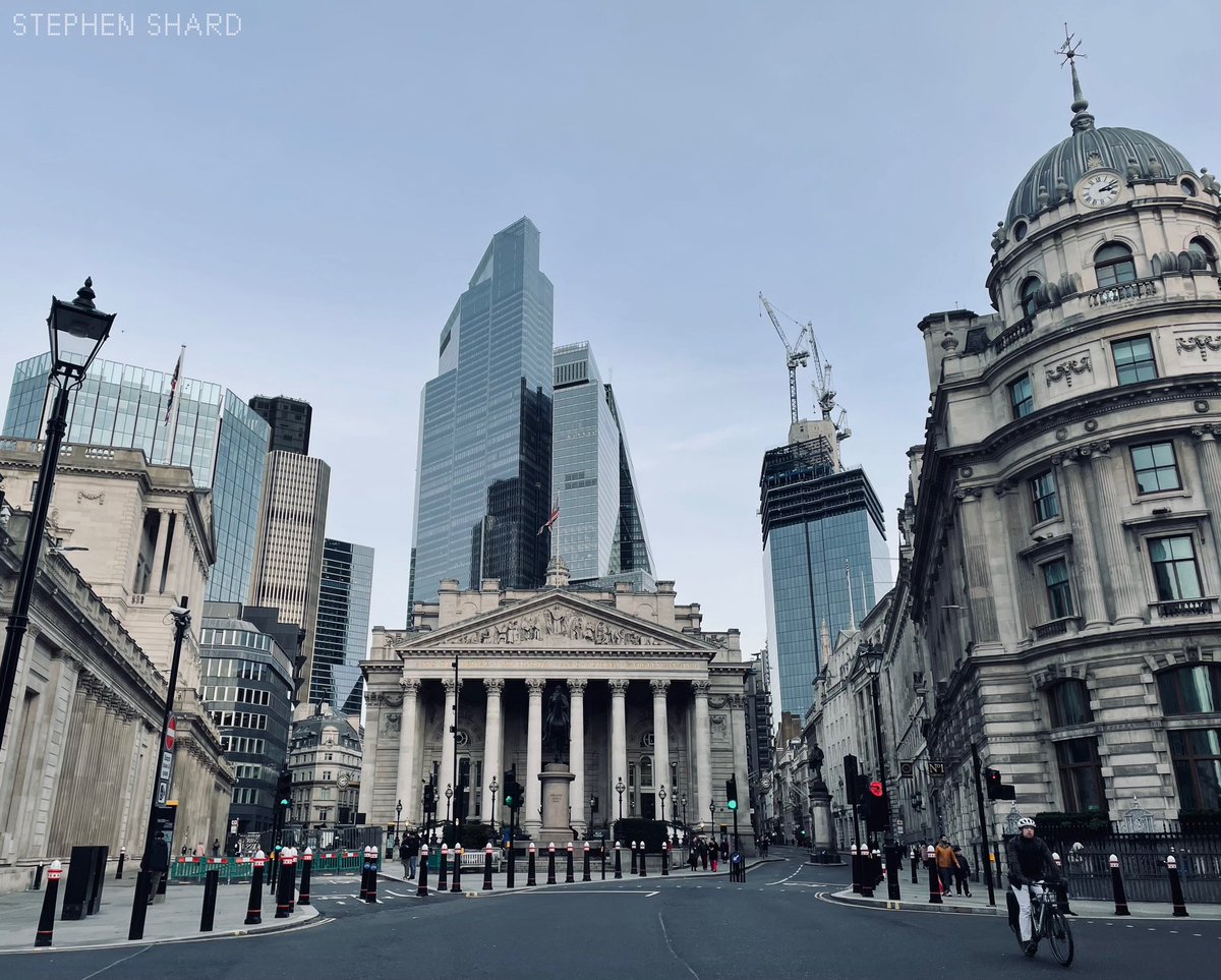 City of London Eastern Cluster from Bank Junction ✨

London, England 🇬🇧

📸 26th December 2023 | Stephen Shard

#BankOfEngland #Tower42 #100Bishopsgate #22Bishopsgate #8Bishopsgate #TheLeadenhallBuilding #OneLeadenhall #LondonSkyline #Skyscraper #TallBuildings