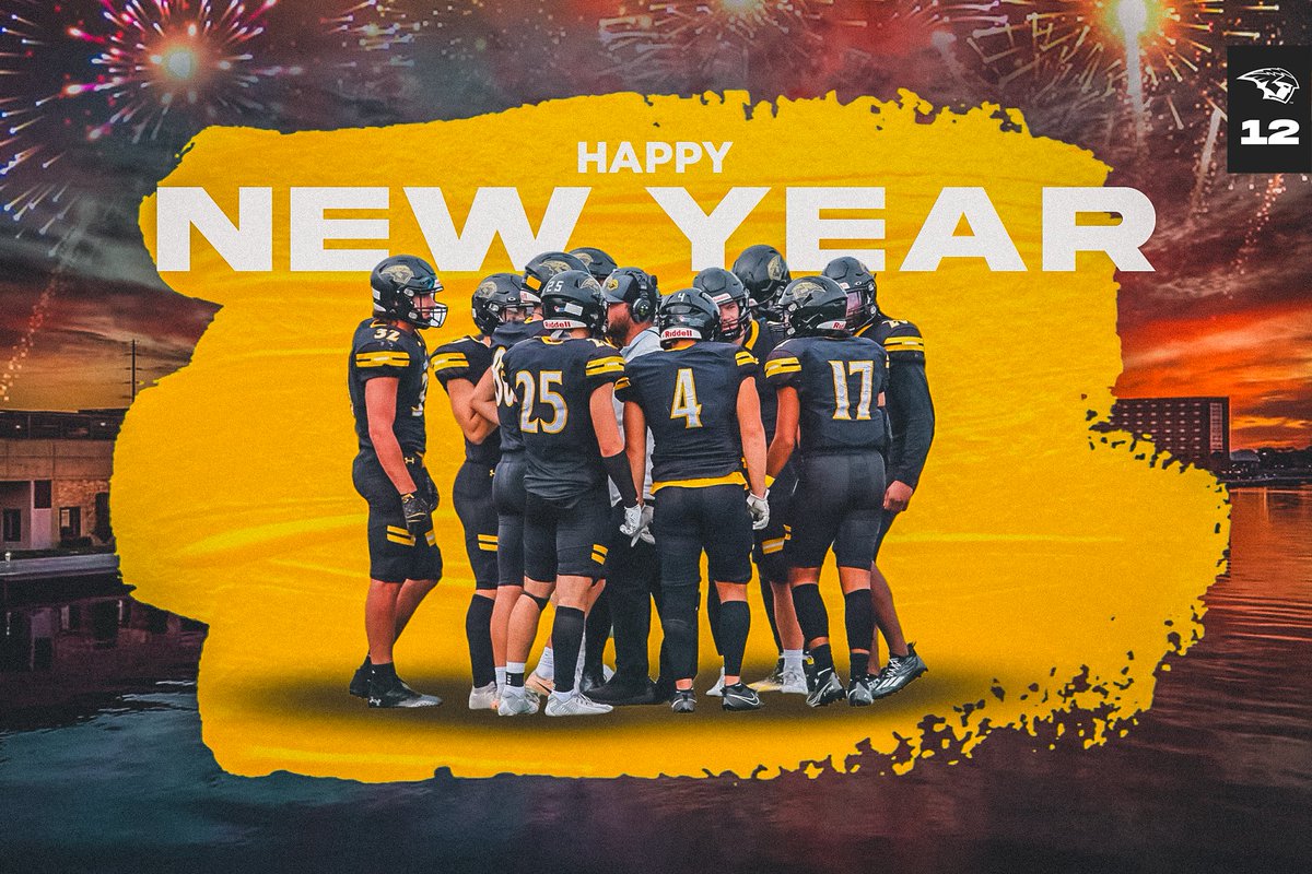 𝐇𝐚𝐩𝐩𝐲 𝐍𝐞𝐰 𝐘𝐞𝐚𝐫! 🎉

#TitanUp | 𝟭𝟮