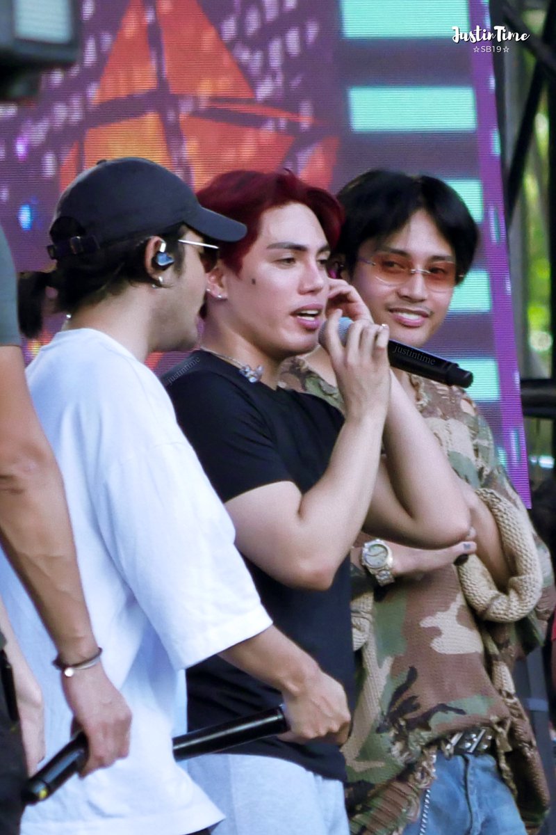 📸 JustinTime (@justintime_98) on Twitter photo 231231 SB19 at Ayala Avenue New Year’s Eve Countdown (Soundcheck)
#SB19 <a href="/SB19Official/">SB19 Official</a>
#SB19AyalaAvenueNYE2024 #NostalgiaMeetsTheFuture 231231 SB19 at Ayala Avenue New Year’s Eve Countdown (Soundcheck)
#SB19 <a href="/SB19Official/">SB19 Official</a>
#SB19AyalaAvenueNYE2024 #NostalgiaMeetsTheFuture