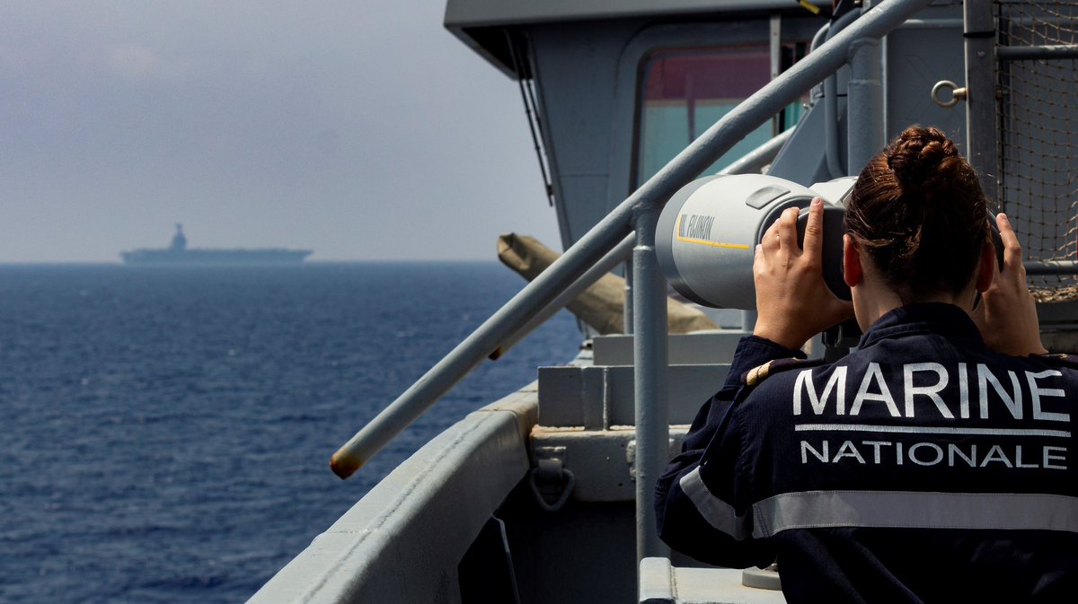 Cecmed_Off's tweet photo. #Retro23 I
Coopération riche avec notre partenaire @USNavy 🇺🇸 en 2023 : 
➡️FDA Forbin et Chevalier Paul intégrées au #CSG12 @Warship_78 , FREMM Languedoc &amp; @USSPAULIGNATIUS au sein de @us6thfleet_vsm
➡️remise du Hook’ Em award 🏆
➡️visite @SECNAV en juin et @USNavyEurope en sept https://t.co/6CCVXPAd52